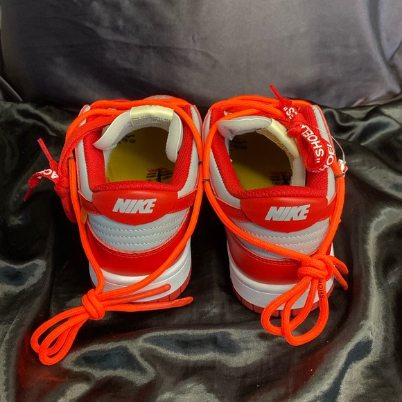 Wmns 6.5 Off-White x Dunk Low ‘University Red’ - Picture 4 of 8